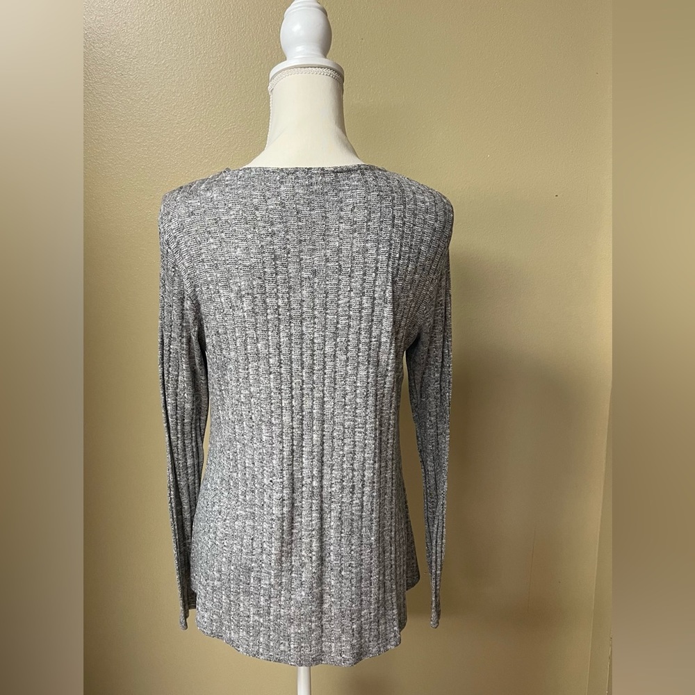 Buckle Red Sweater - Picture 2 of 4